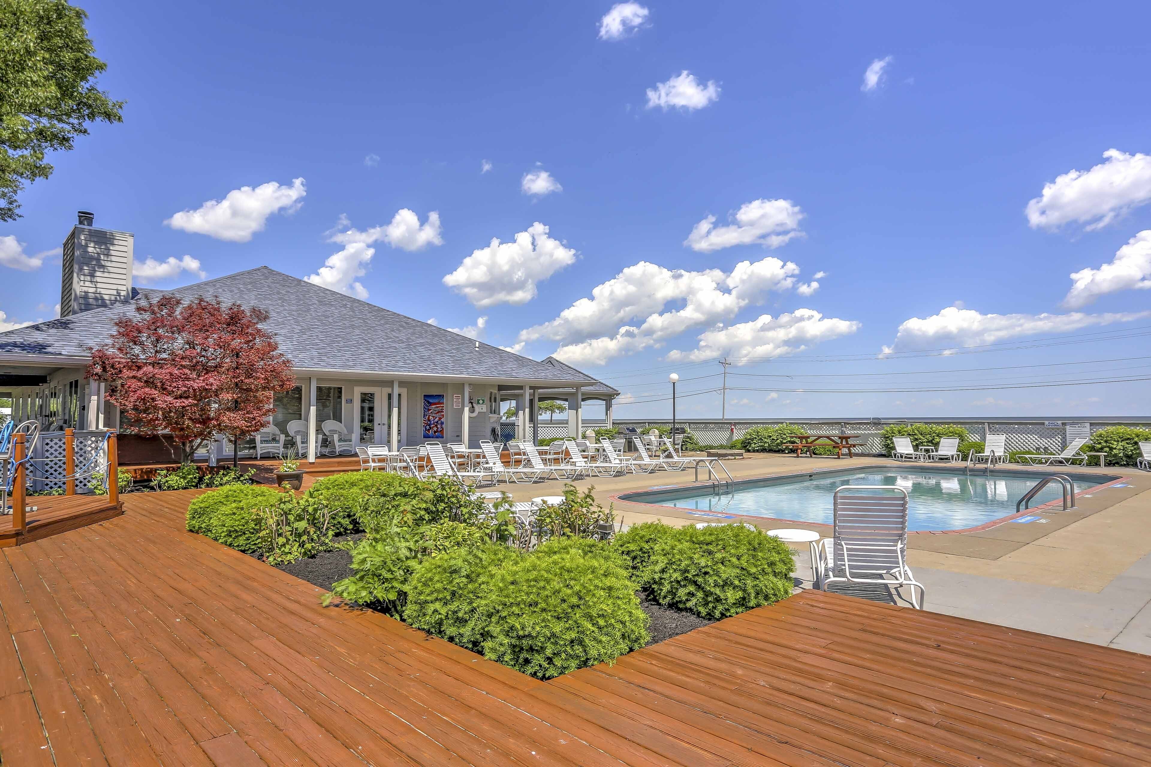 Charming Port Clinton Condo w/ Community Amenities
