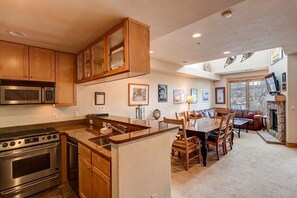 Microwave, stovetop, dishwasher, coffee/tea maker