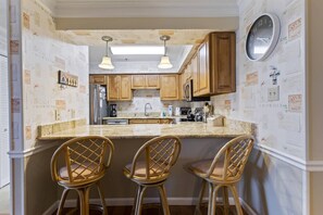 Fridge, microwave, dishwasher, coffee/tea maker