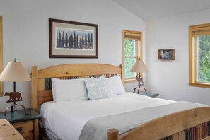 4 slaapkamers, een strijkplank/strijkijzer, gratis wifi, beddengoed