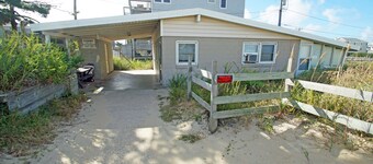 SN9017D- Semi-OF!  With 3 BRs, Direct Beach Access, Private and Secluded!