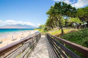 Beach nearby - Hale Kamaole 130 Ground floor condo, easy access to best beach on Maui! (Kihei)