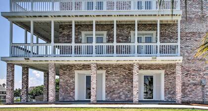 Waterfront NOLA Villa: 23 Mi to French Quarter!