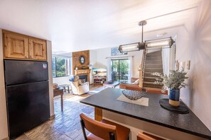 Flat-screen TV, fireplace, DVD player