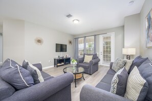 TV, video games, foosball - Beautiful Lake View Condo, Vista Cay-1004 (Orlando)