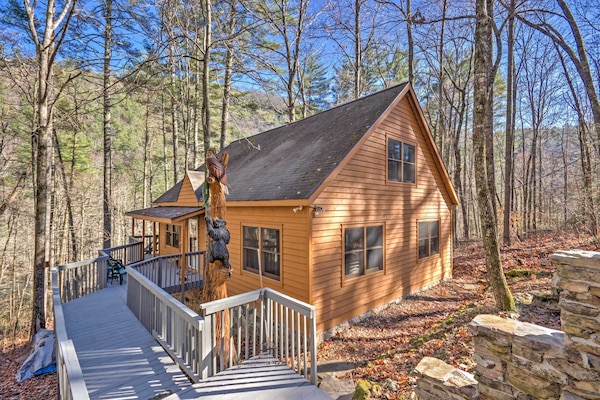 Highlands Vacation Rental | 3BR | 2BA | 1,500 Sq Ft | Stairs Required
