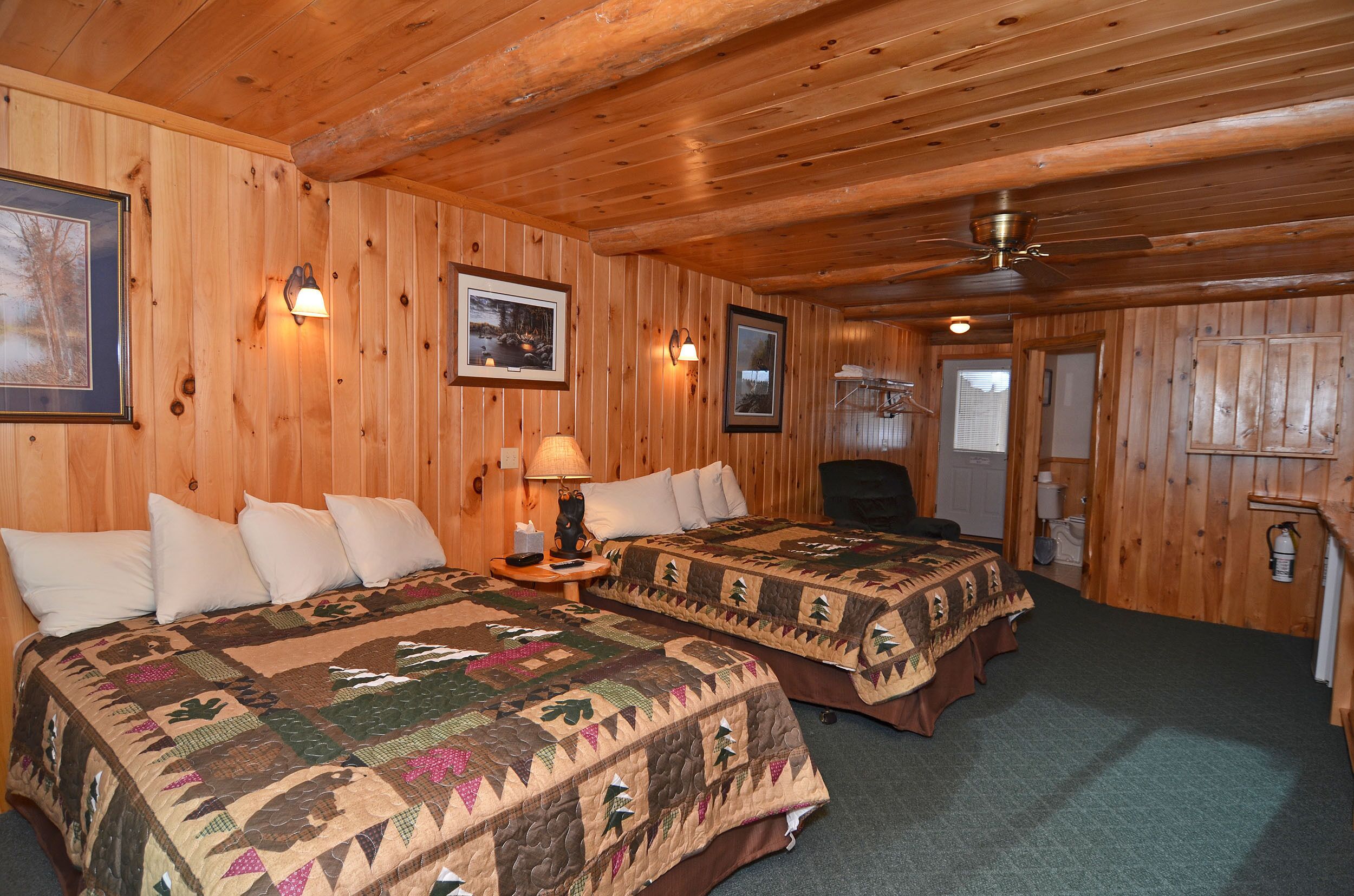 Grand Pines Motel Rooms - Wisconsin