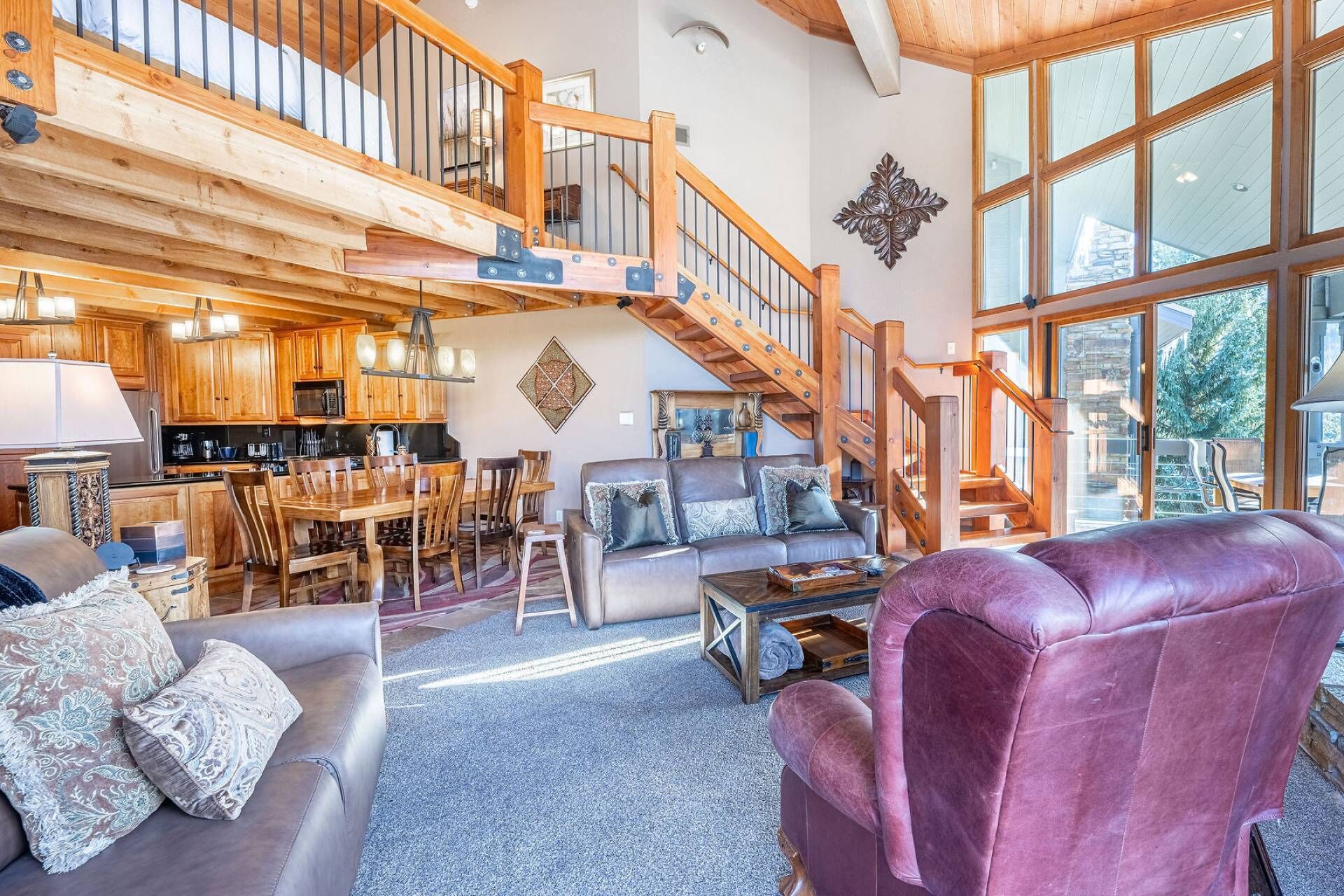 Flat-screen TV, fireplace, DVD player, stereo