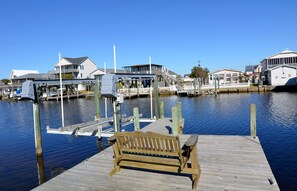 Marina - Beach Ball - A "Sound" Choice on the Canals (Surf City)