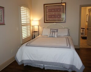 2 makuuhuonetta, silitysrauta/-lauta, Wi-Fi, vuodevaatteet