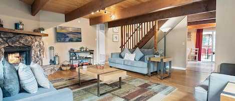 TV, fireplace, DVD player