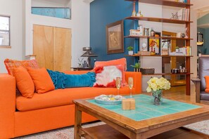 TV, books - 4BR South Congress Area | Local Art, Screened Porch | Walk to SoCo (Austin)