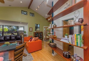 Interior - 4BR South Congress Area | Local Art, Screened Porch | Walk to SoCo (Austin)