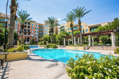 Experience Village Vibes Cozy 3-Bedroom Casita