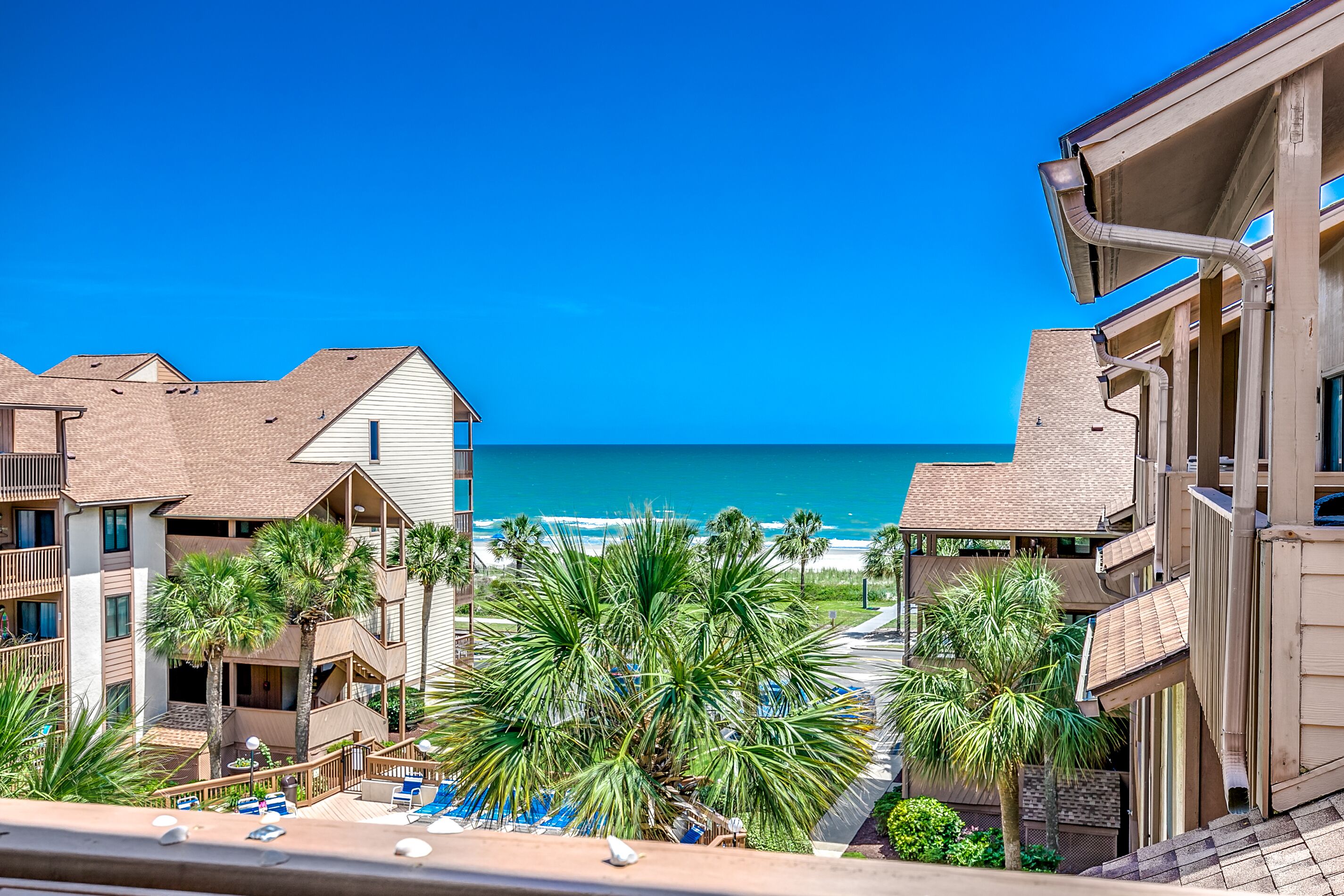 Large Family Friendly Condo - Steps to the Beach! Close to Attractions!