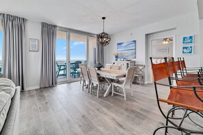 Dining - Beach Club A-801~East Corner Unit, In/Outdoor Pools, Sauna, Hot Tub + $400 in FREE Activities Daily (Gulf Shores)