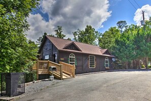 Exterior - Sevierville Overlook Cabin: 9 Miles to Gatlinburg! (Sevierville)