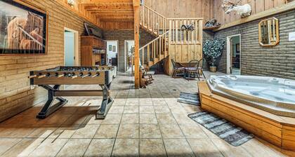 Alto Mtn Retreat on 8 Acres w/ Indoor Hot Tub