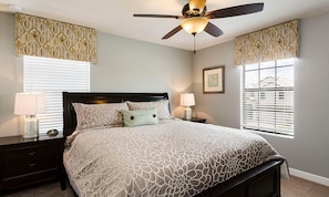 8 bedrooms, iron/ironing board, WiFi, bed sheets - Quiet Villa with Spa in Champions Gate (Davenport)