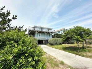 Exterior - OS566-Oceanside 4 BRs, Screened Porch, Ocean Views and 200 feet to the beach. (Corolla)