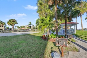Property grounds - Land's End 306 building 8 Beach front corner condo, completely updated (Treasure Island)