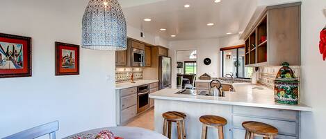 Fridge, microwave, stovetop, dishwasher
