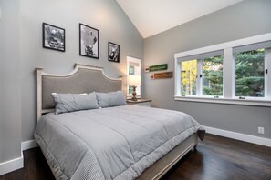 4 Schlafzimmer, Schreibtisch, Bügeleisen/Bügelbrett, kostenloses WLAN