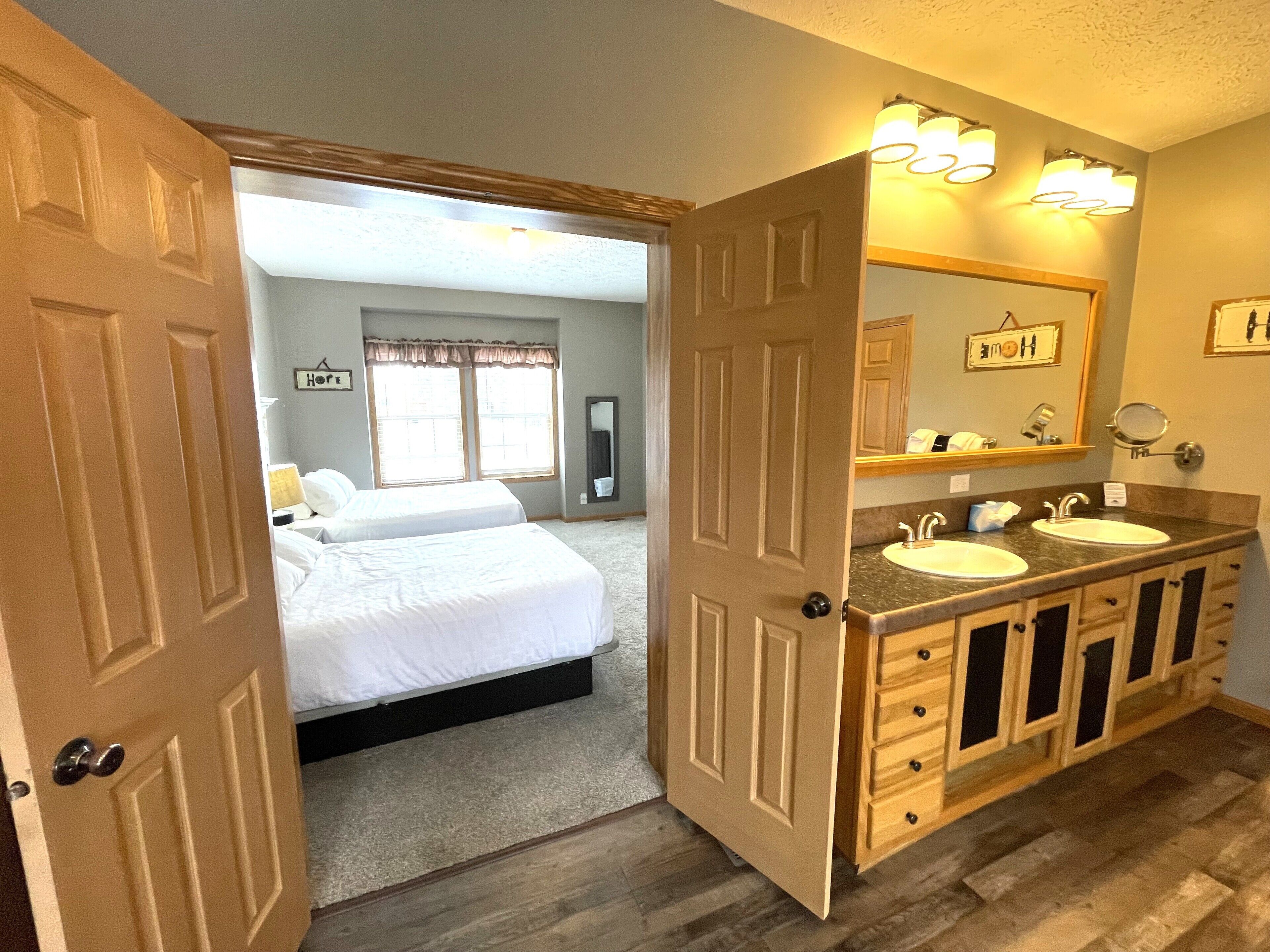 6 habitaciones, tabla de planchar con plancha y wifi gratis 