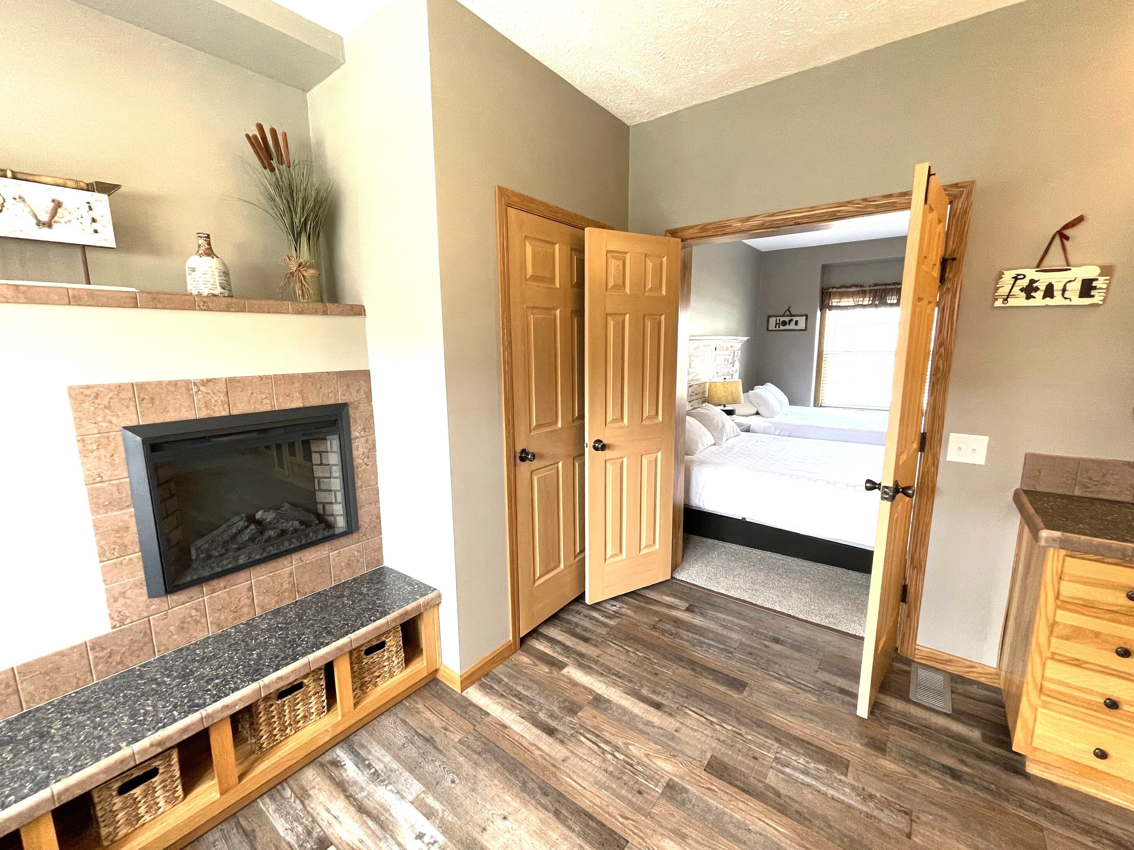 6 bedrooms, iron/ironing board, free WiFi, bed sheets