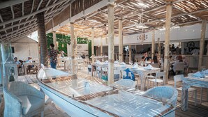 Outdoor dining - Beach Residency B2_200Mbps_Pool_Walk2Beach! (Bavaro-Punta Cana)