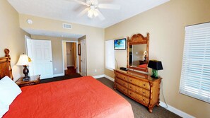 4 bedrooms, iron/ironing board, WiFi, wheelchair access - Walk to Waves, Rides & Bites – Stay in the Action! (Myrtle Beach)