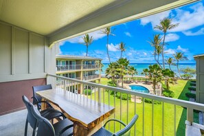 Enjoy sunset and moonrise from your Oceanfront Lanai