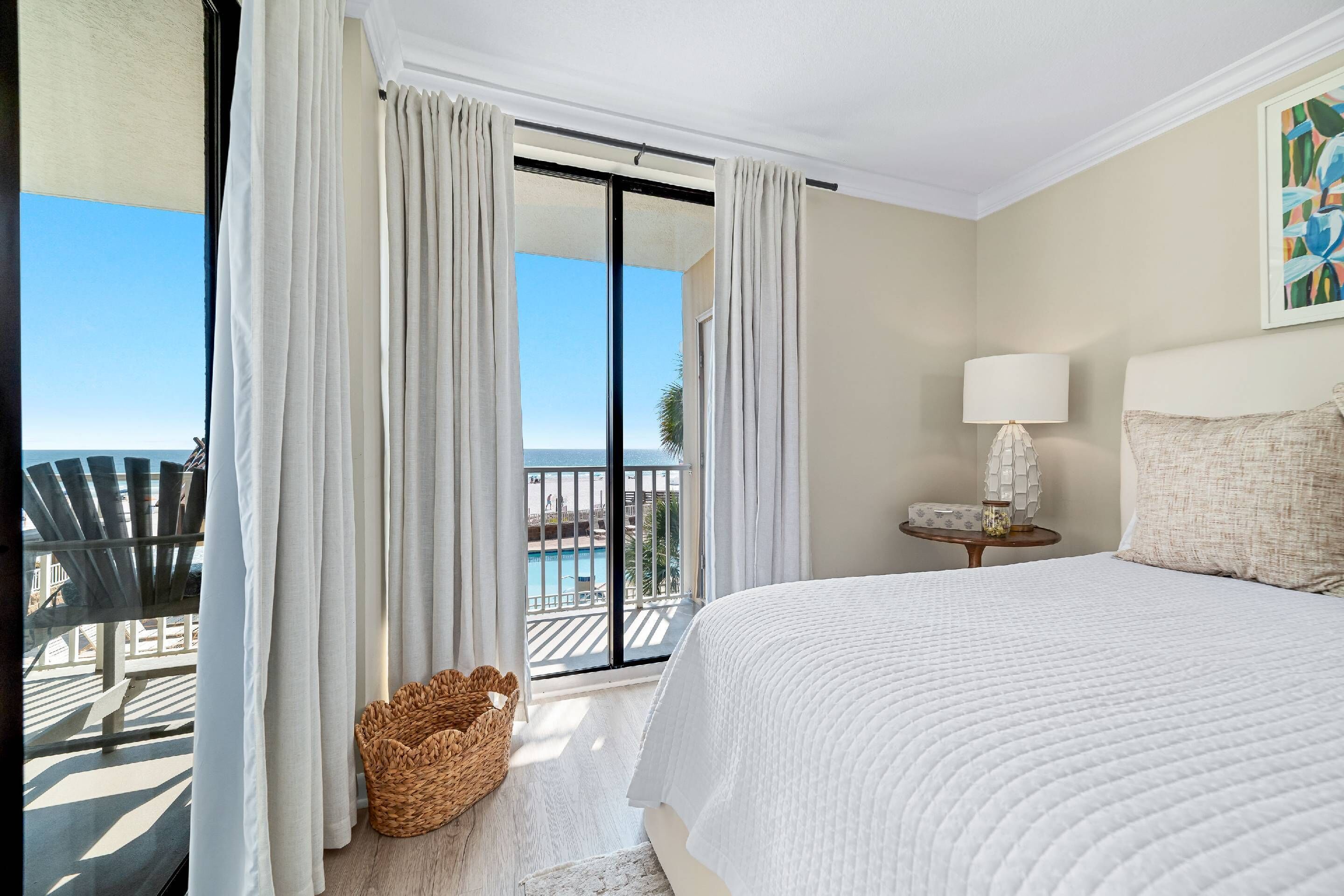 3 bedrooms, iron/ironing board, internet, bed sheets