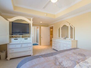 3 bedrooms, iron/ironing board, Internet, bed sheets