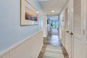 Interior - Land's End 202 building 9 Beachfront Condo w| balcony, close to pool! (Treasure Island)