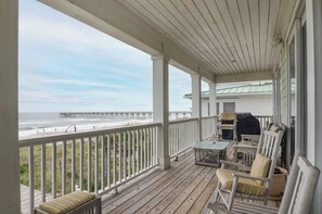 Property grounds - Lovely Ocean Front Upper Level Duplex w Elevator! (Wrightsville Beach)