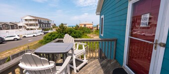 OCEANSIDE BEACH COTTAGE AVEC ACCÈS DIRECT À LA PLAGE ET DE GRANDES VUES- ANIMAUX DOMESTIQUES!
