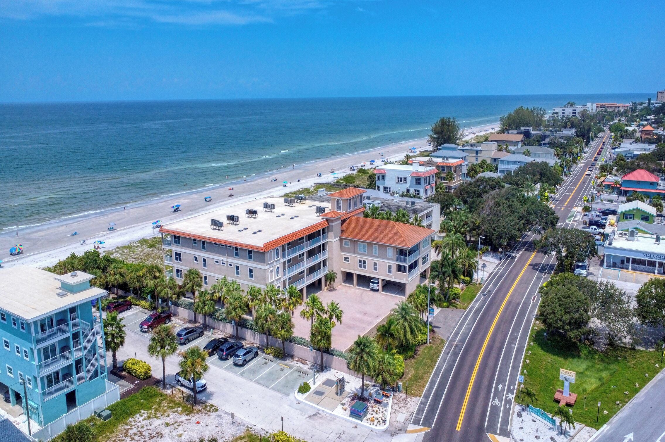 SMACK ON THE BEACH! OCEANSIDE CONDO.