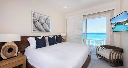 Kai Vista: Sandy Oceanfront Villa mit Infinity-Pool, Whirlpool und Sonnenstrand am Strand