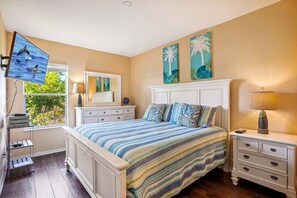 2 bedrooms, iron/ironing board, free WiFi, bed sheets - Amadeus 5 Great water views|Central location|Walk to Beach! (Treasure Island)