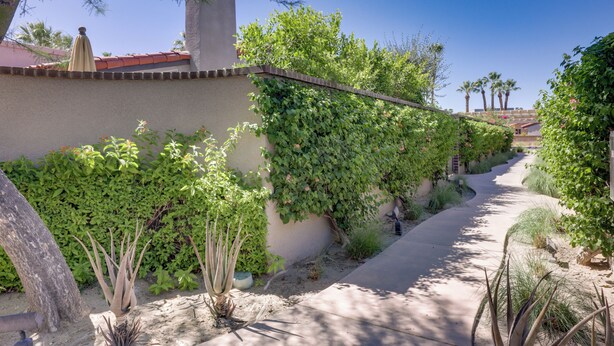 Unclassified image, 1 of 29, button - Dtwn Palm Springs Condo: BBQ, Pool, Fire Pit, etc! (Palm Springs)