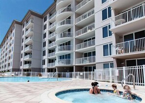 Lämmitetty uima-allas