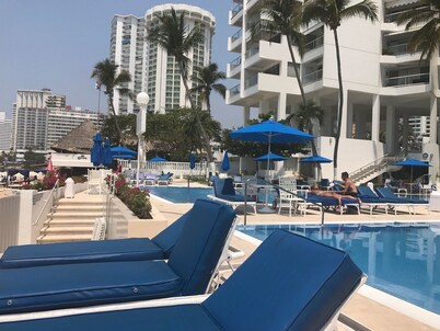 Beachfront Condo-Acapulco-Magnificent Views