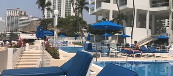 Beachfront Condo-Acapulco-Magnificent Views