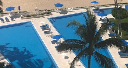 Beachfront Condo-Acapulco-Magnificent Views