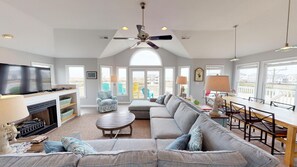 Smart TV, reproductor de DVD y libros 