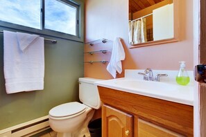 Gratis toiletartikelen, een haardroger, handdoeken