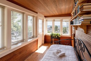 5 makuuhuonetta, ilmainen Wi-Fi, vuodevaatteet