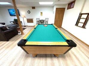 Games room - American Great Outdoors @ Spring Brook Resort (Wisconsin Dells)