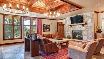TV, fireplace